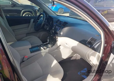 2013 Toyota Highlander Base Plus V6 z USA, uszkodzony, nr VIN 5TDZK3EH1DS112021